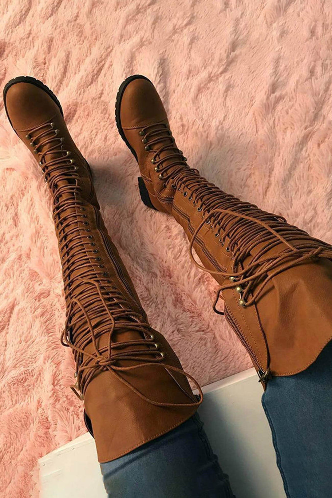 Over-The-Knee Stiefel mit Schnürsenkeln