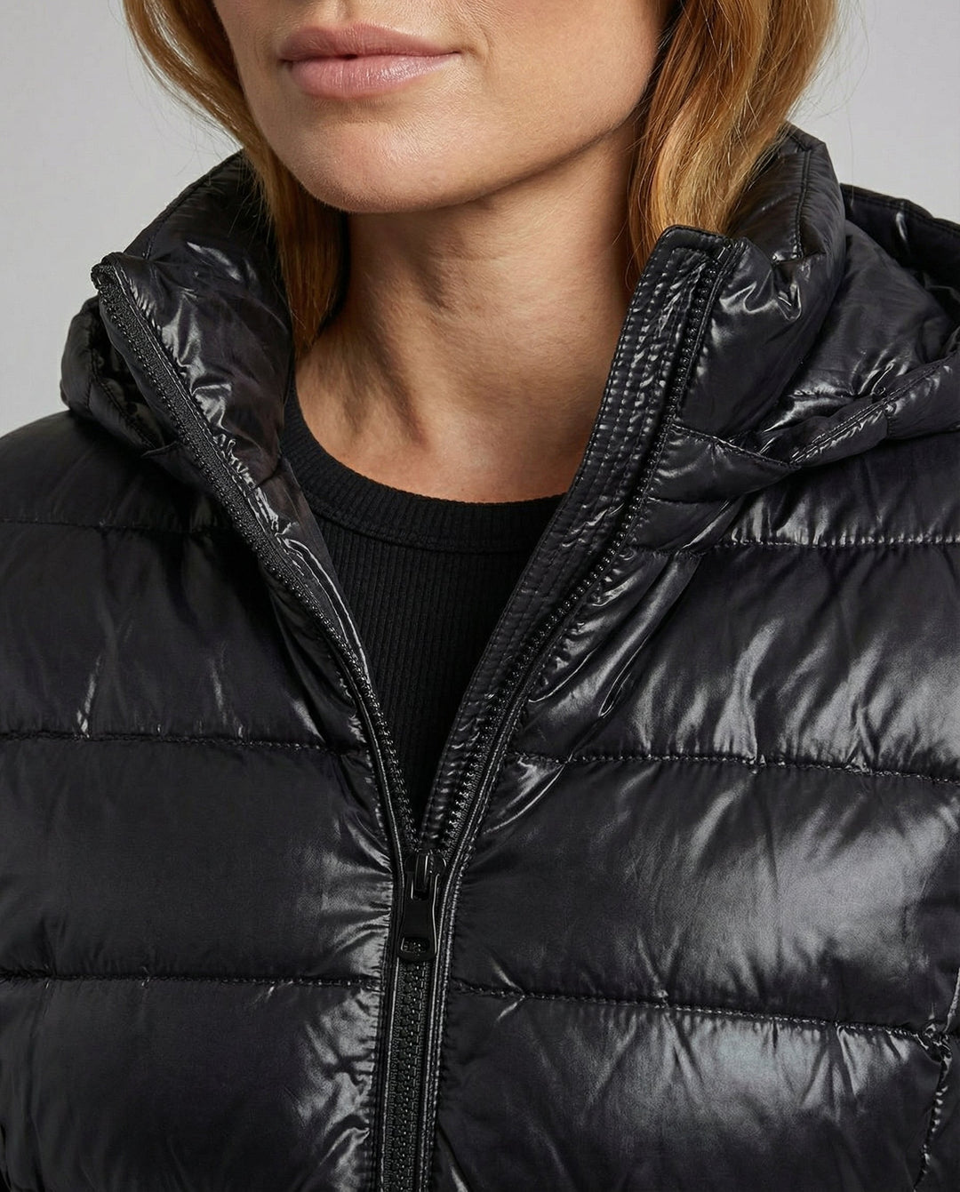 Damen Ultraleichte Daunenjacke mit Kapuze | Nord Taschen