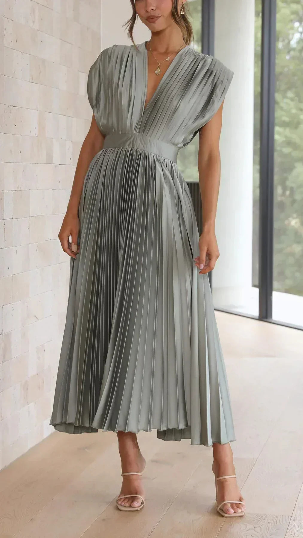 Ärmelloses, Plissiertes Midikleid