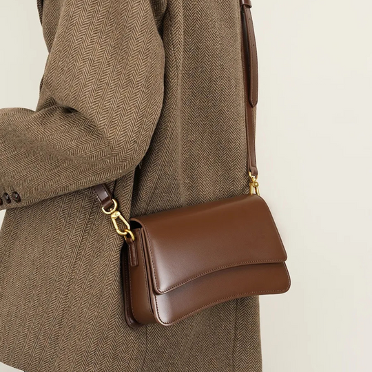 Nord Taschen | für Damen - Stilvolle Umhängetasche aus hochwertigem Leder mit goldenen Akzenten
