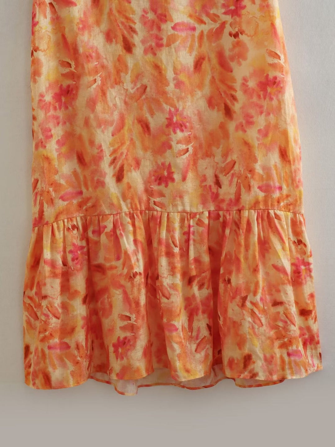 Bedrucktes Kleid mit Rüschen