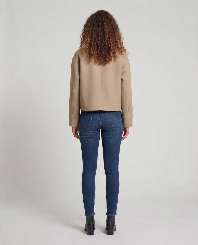 Damen Oversized Kurzjacke mit Stehkragen, asymmetrischer Knopfleiste und voluminösen Ärmeln Nord Taschen