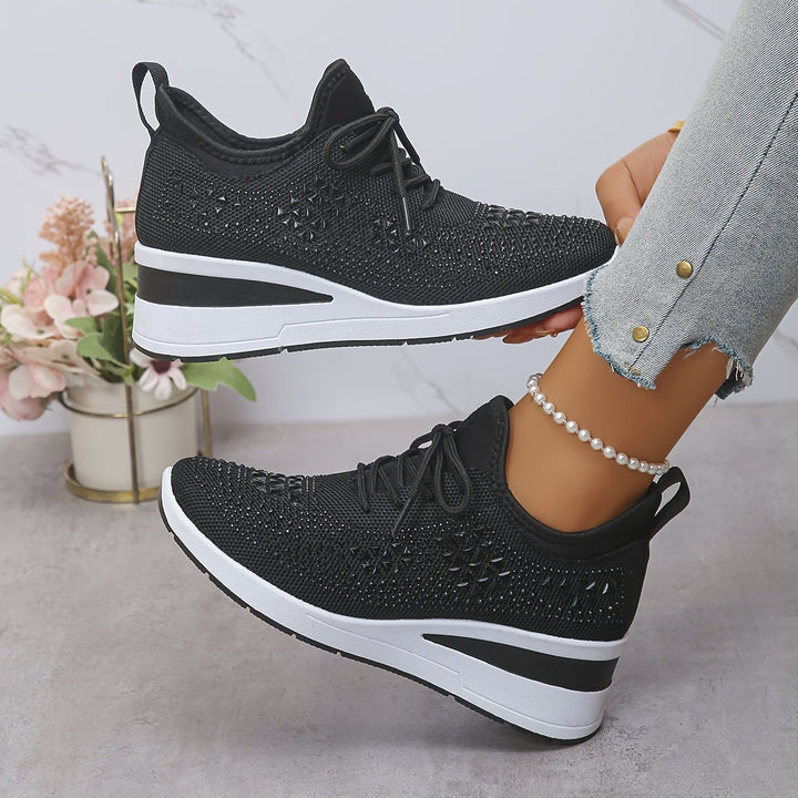 Elegante Sneakers mit Strasssteinen