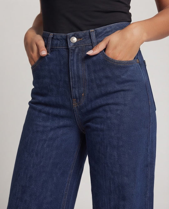 Damen hochgeschnittene weite Denimhose mit weitem Bein und klassischem Finish Nord Taschen