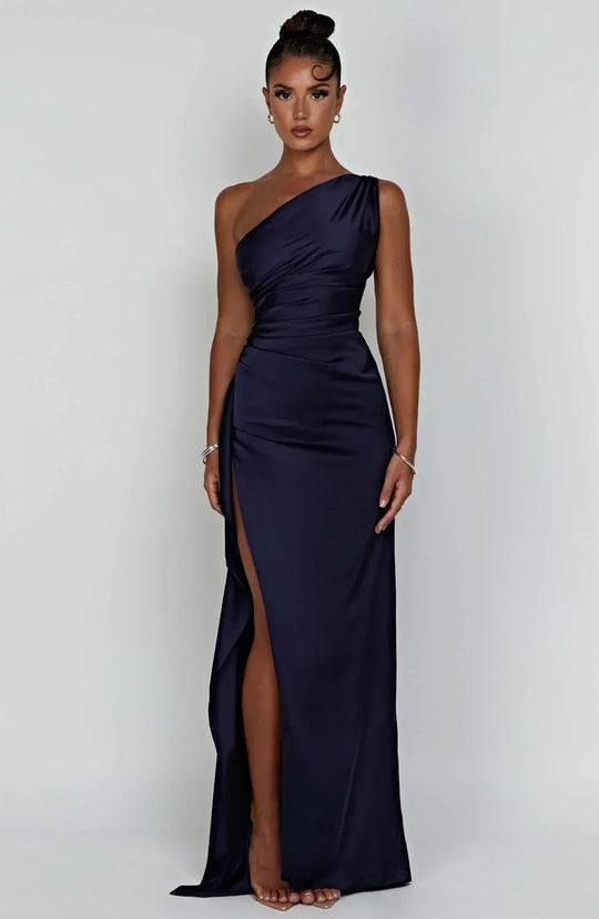 Elegantes Ein-Schulter-Kleid mit Schlitz