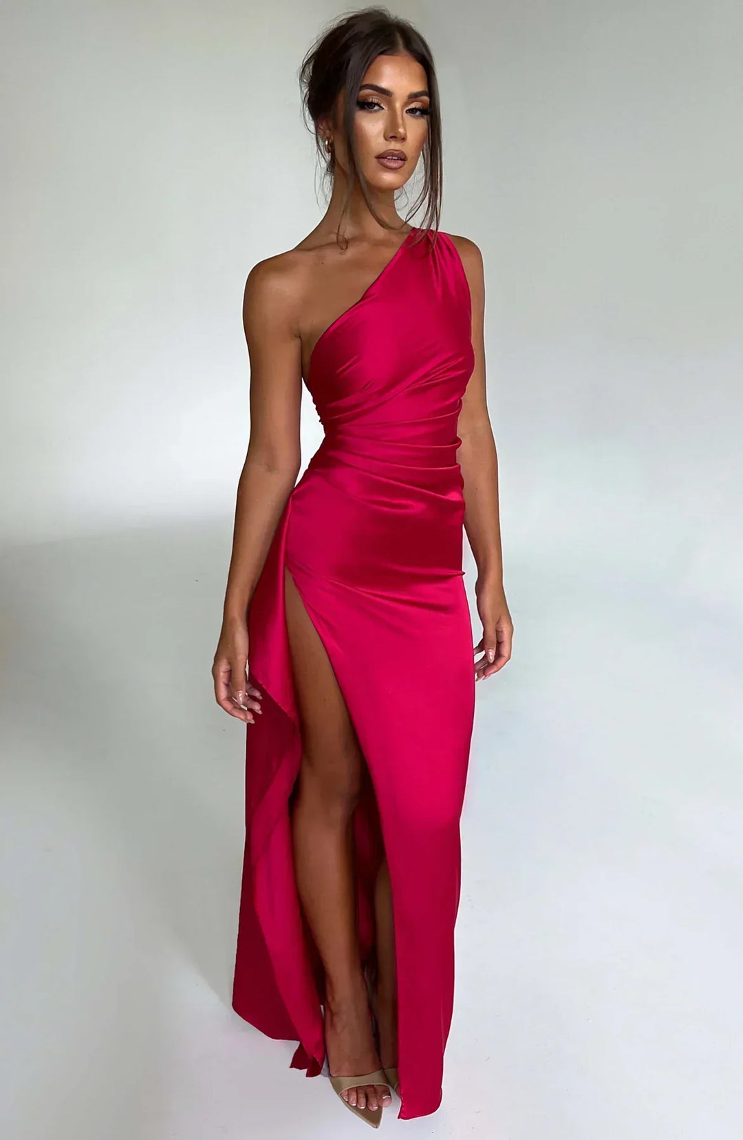 Elegantes Ein-Schulter-Kleid mit Schlitz