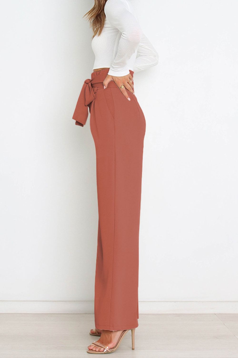 Hohe Taille Paperbag Hose mit Schleifendetail