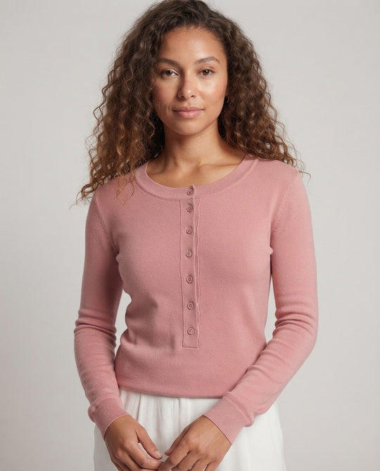 Damen Feines Langarm-Henley aus Feinstrick mit knöpfbarer Mittelblende und schmaler Passform Nord Taschen