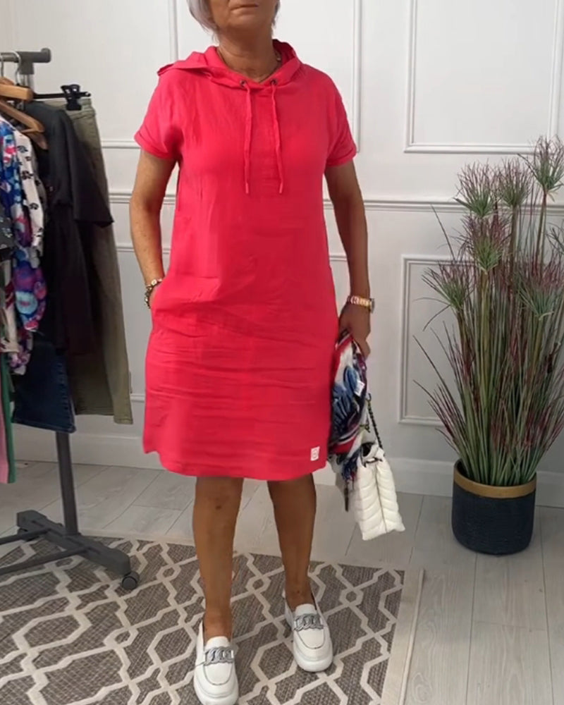 Kurzärmliges Freizeitkleid mit Kapuze