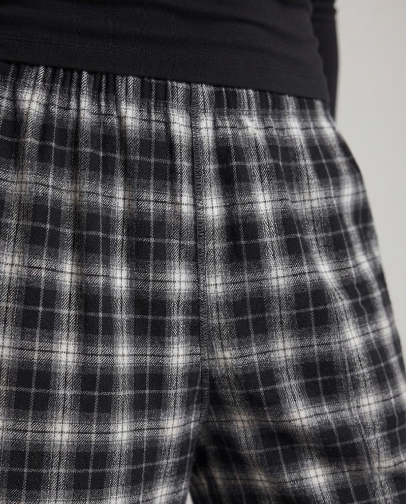Damenmode Karottenhose mit kariertem Muster Nord Taschen