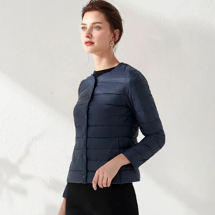 Leichte, Kragenlose, Schlankmachende Daunenjacke für Frauen