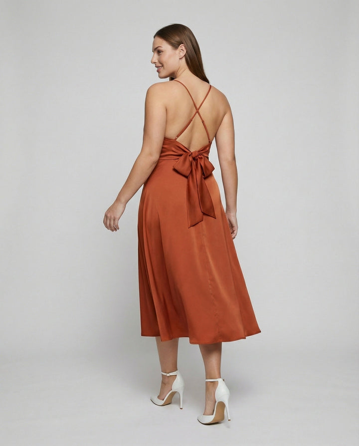 Stylisches Träger-Midi-Kleid