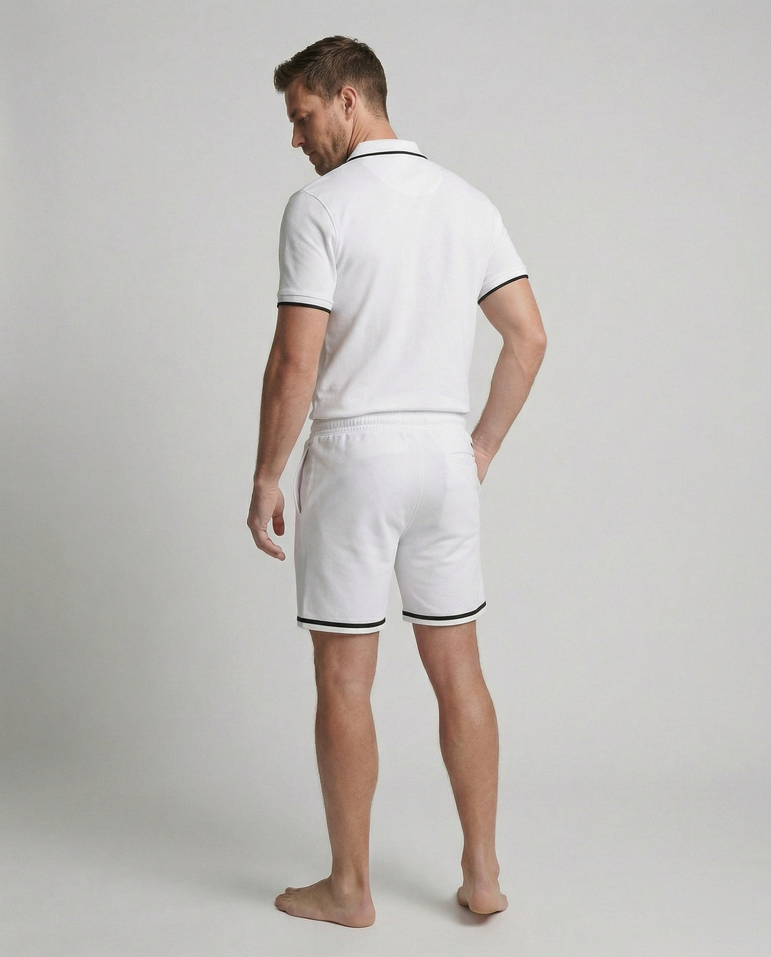 Herren Sportliches Polo- und Shorts-Set mit Kontraststreifen