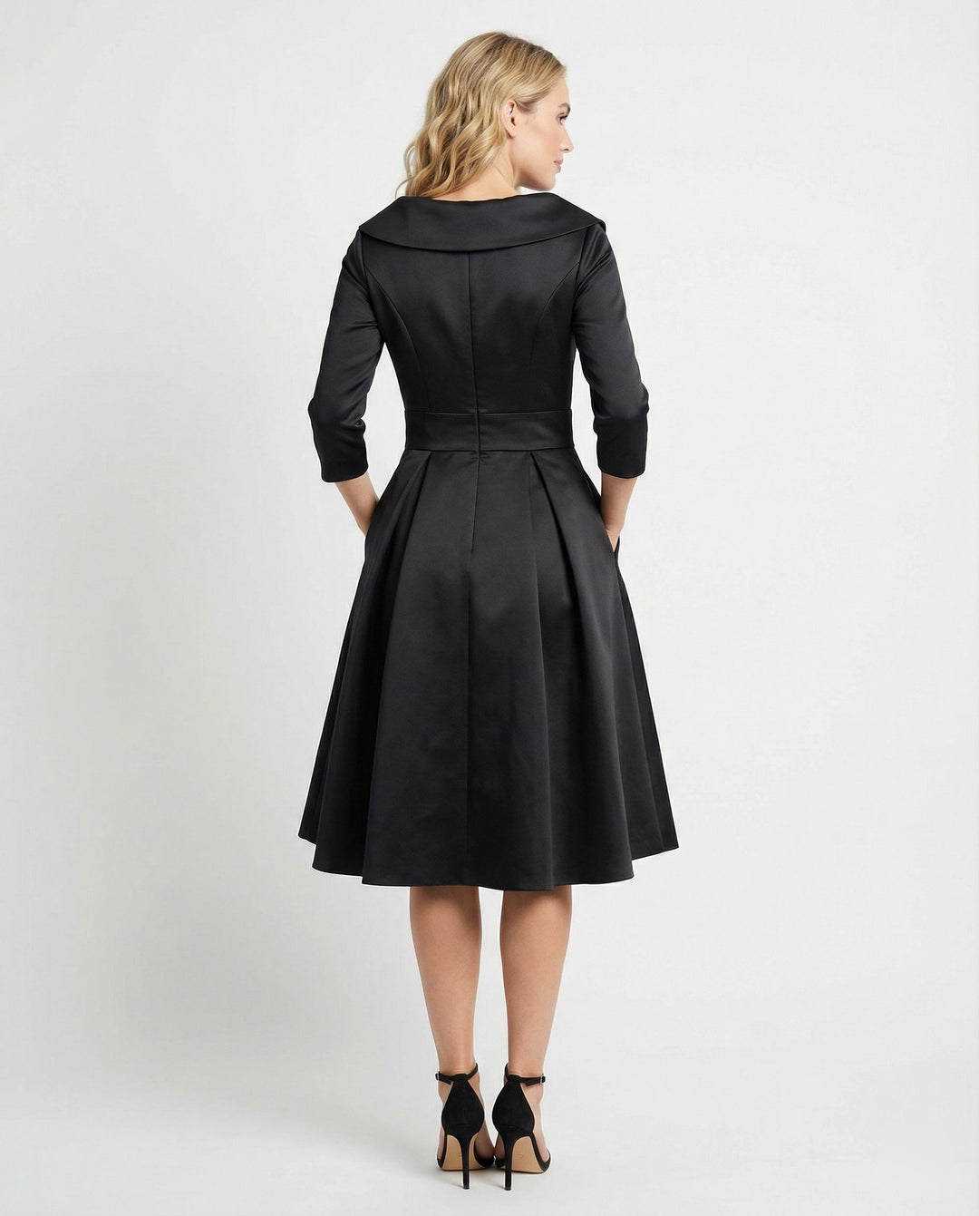 Elegantes Wickelkleid mit breitem Kragen - Vittorelli