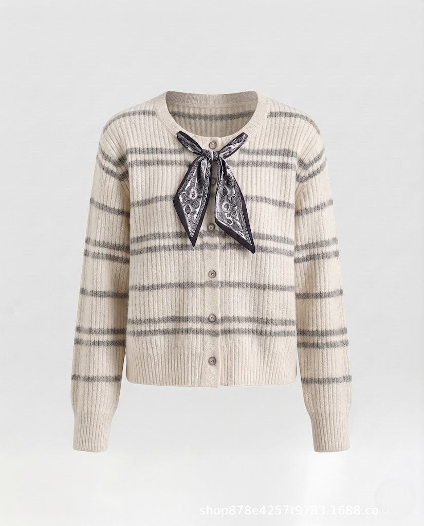Damen Kurzcardigan aus Feinstrick mit feinem Rippmuster und Paisley-Schleife Nord Taschen