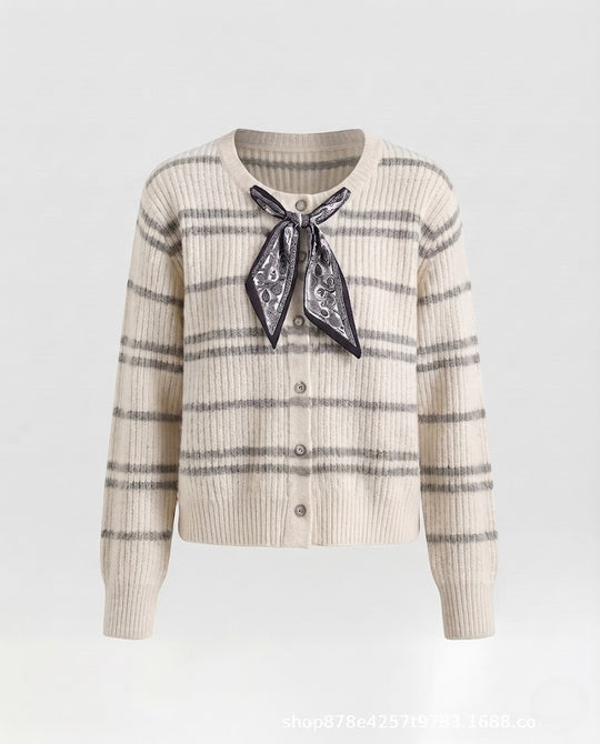 Damen Kurzcardigan aus Feinstrick mit feinem Rippmuster und Paisley-Schleife Nord Taschen