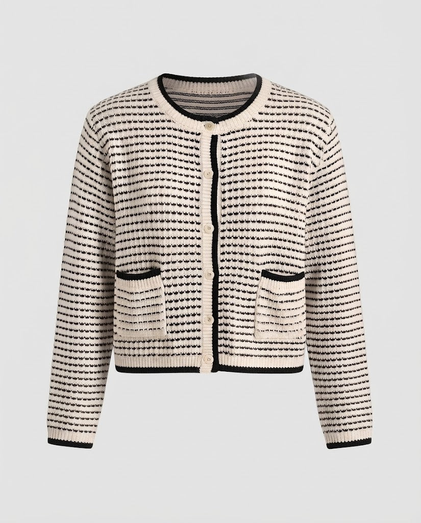 Damen Kurzgeschnittene Strickjacke mit Kontrastbündchen und aufgesetzten Taschen Nord Taschen