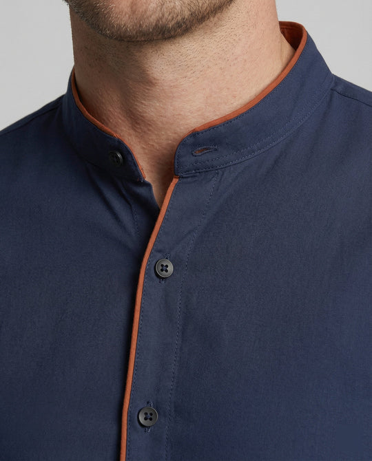 Herren elegantes Langarmhemd mit modernem Stehkragen und Kontrastnähten