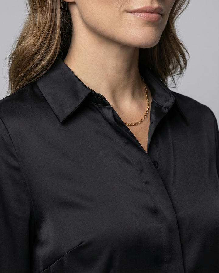 Damen elegante Satinbluse mit klassischem Kragen und zeitlosem Schnitt