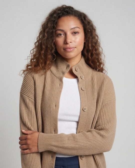 Damen Gerippte Oversize-Strickjacke mit hohem Stehkragen und durchgehender Knopfleiste Nord Taschen