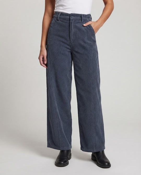 Damen Hochtaillierte Cord-Palazzohose mit weitem Bein und dekorativen Schnittnähten Nord Taschen