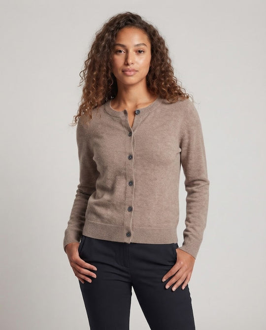 Damen Feinstrick-Cardigan mit sichtbarer Knopfleiste, Rundhalsausschnitt und weichem Fall Nord Taschen