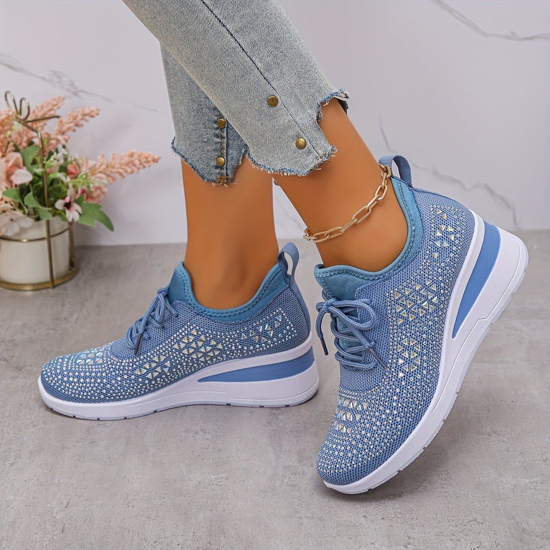 Elegante Sneakers mit Strasssteinen