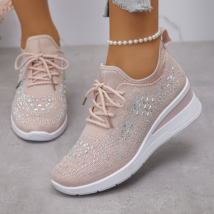 Elegante Sneakers mit Strasssteinen