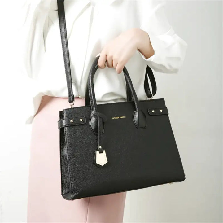 Nord Taschen | Rectangular Shoulder Bag in Leather