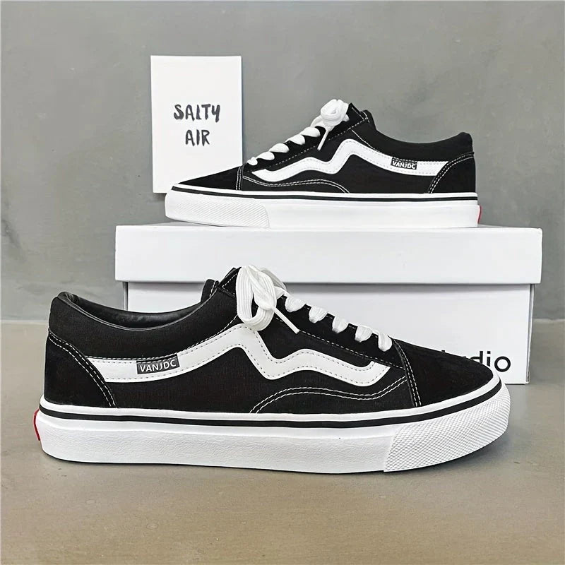 Niedrige Turnschuhe