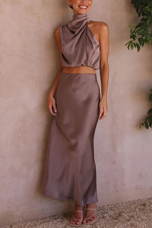 Solch Eine Stimmung Hochgeschlossene Satin Drapiert Maxirock Set