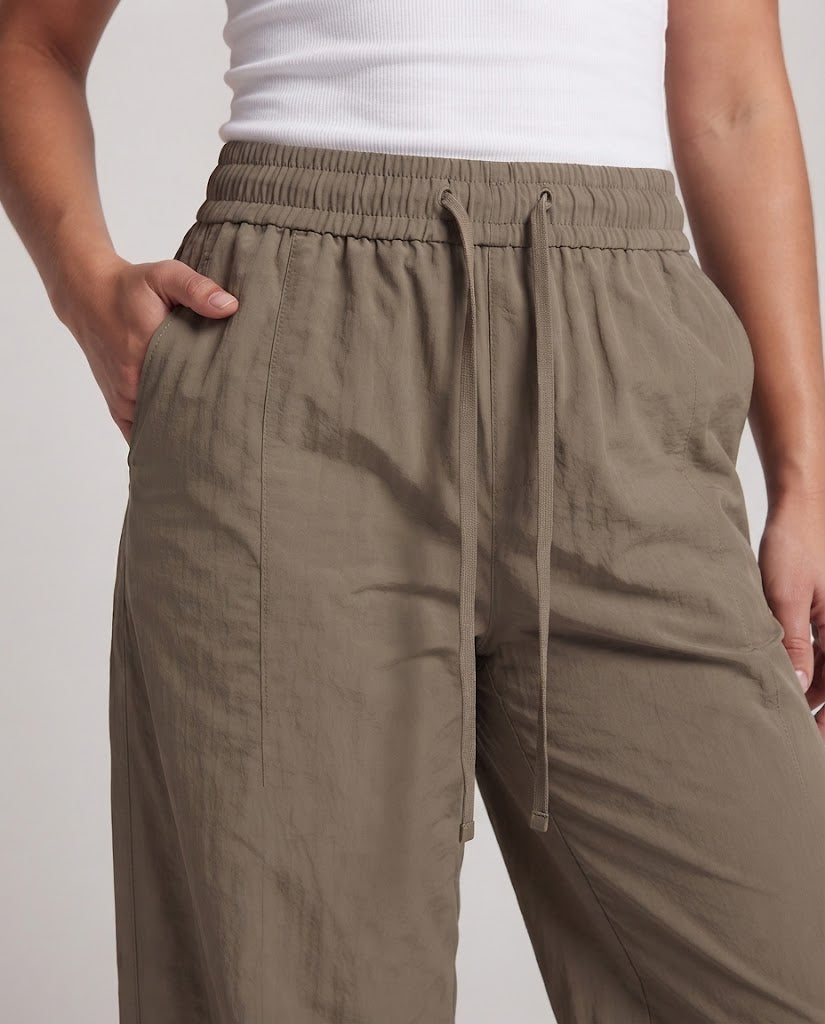 Damen Modische und luftige Sommer-Hose Nord Taschen