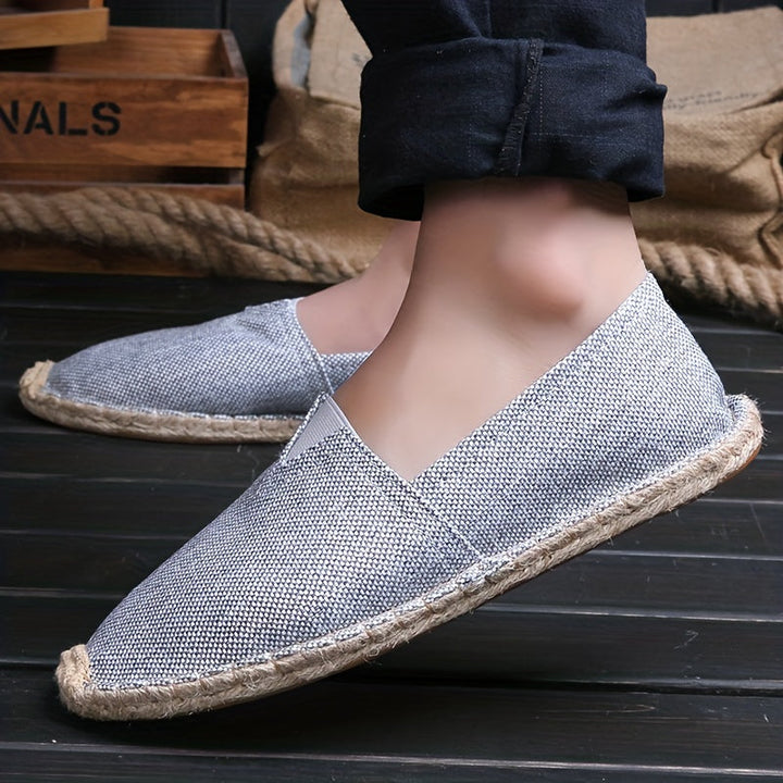 Atmungsaktive Espadrilles mit Graffiti-Sohle