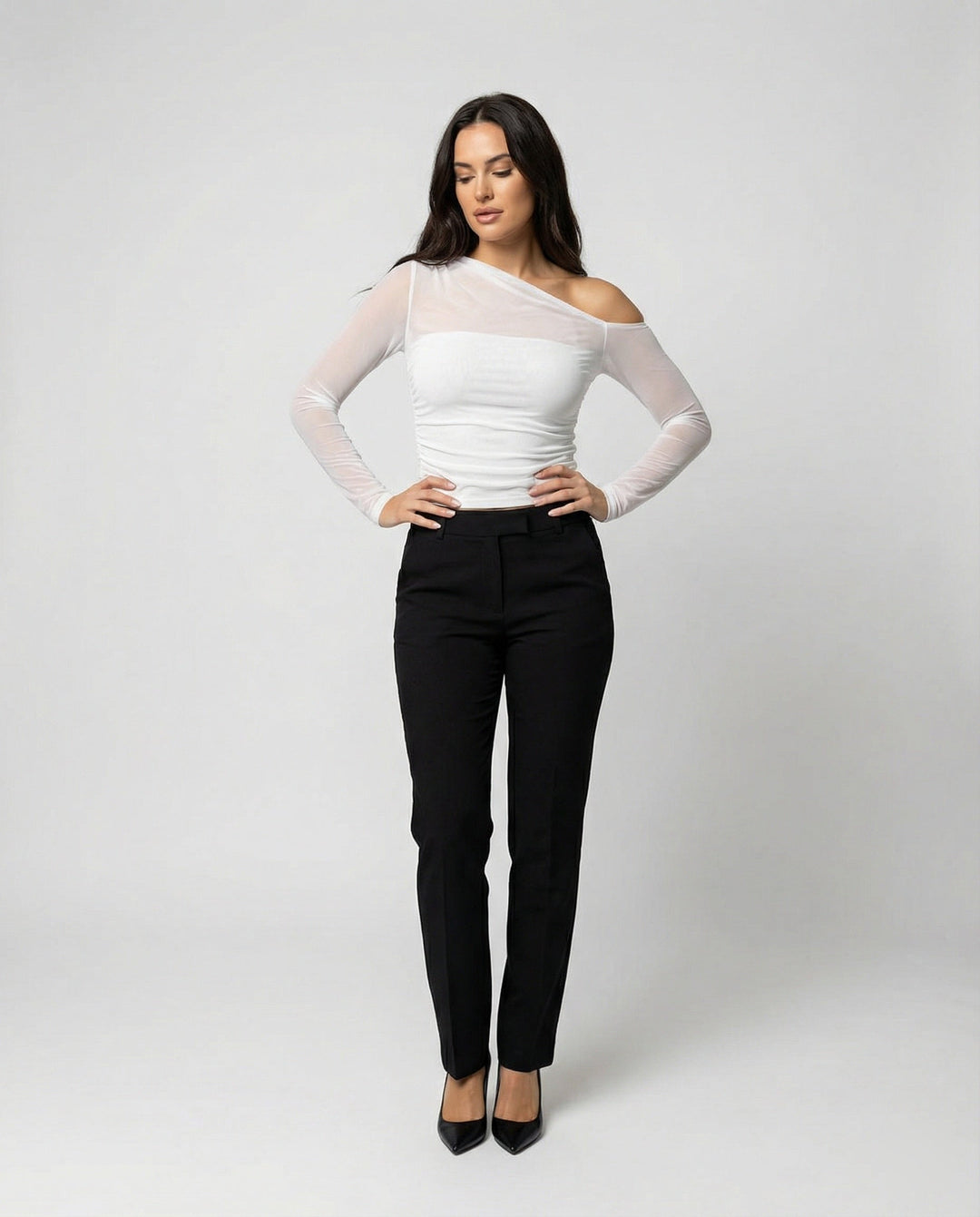 Damen Elegantes asymmetrisches Oberteil mit schulterfreiem Design und Raffung