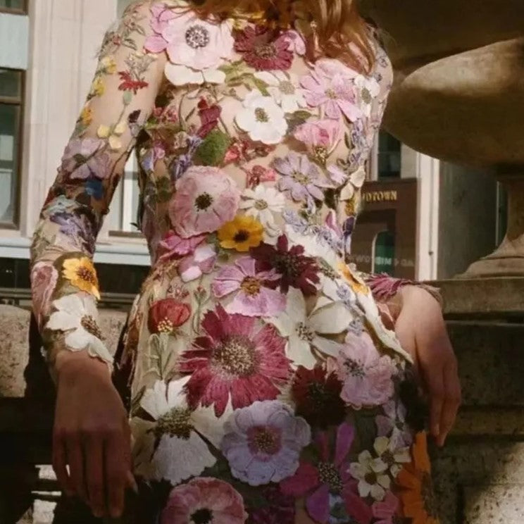 Einzigartiges Handgemachtes Blumenkleid - Arvani