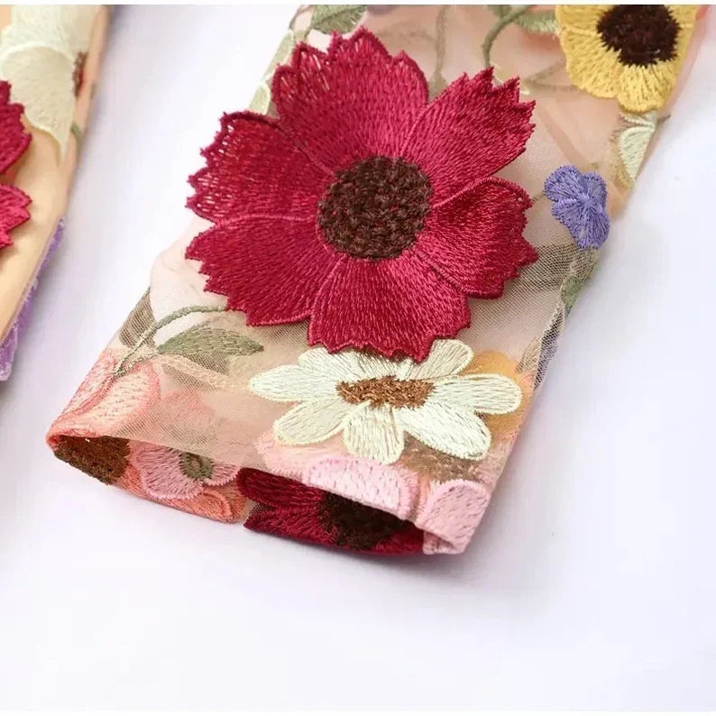 Einzigartiges Handgemachtes Blumenkleid - Arvani