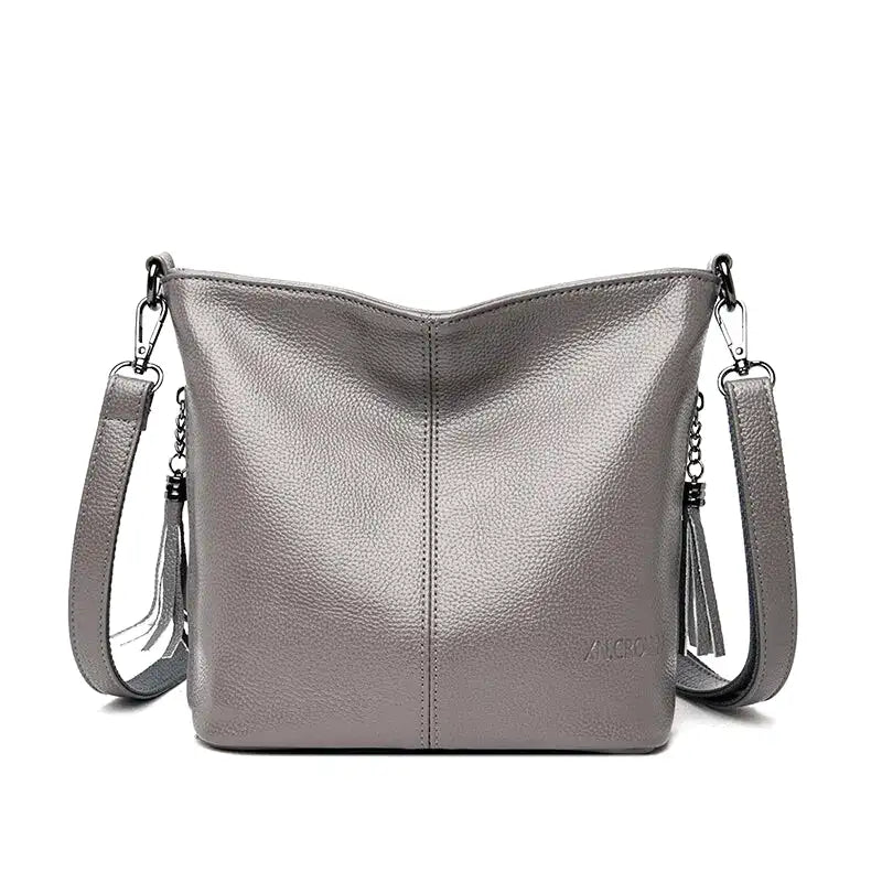 Nord Taschen | Handbag Shoulder Bag in Rigid Leather