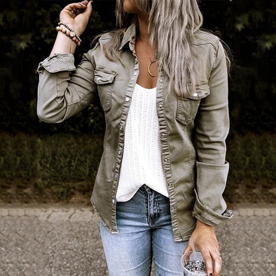 Modische Jeansjacke - Damen Denim-Outfit für Jeden Anlass