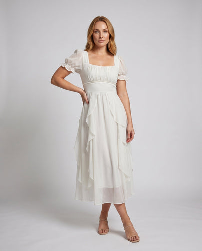 Damen Maxikleid mit verspielten Rüschendetails und dezentem Wasserfall-Saum