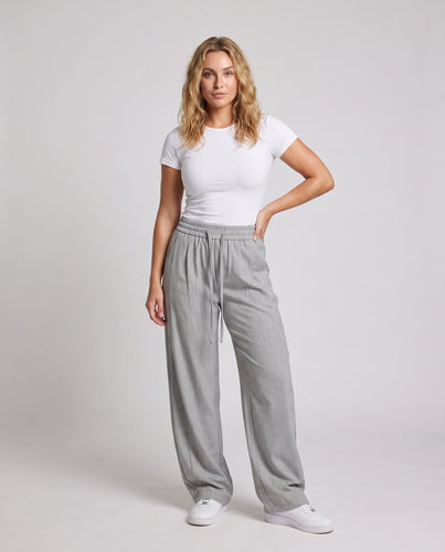 Damen Elegante und weite Loose-Fit Stoffhose Nord Taschen
