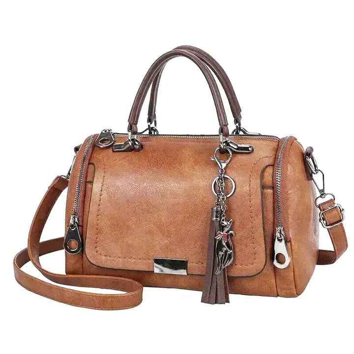 Nord Taschen | Spacious Handbag in Soft Leather with Strap and Zipper Closure