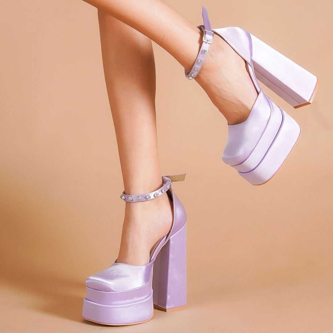 Glänzende Satin Pumps mit Quadratischer Spitze und Klobigem Plateau