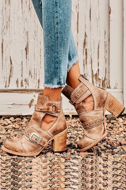 Rustikales Stiefelette mit Blockabsatz