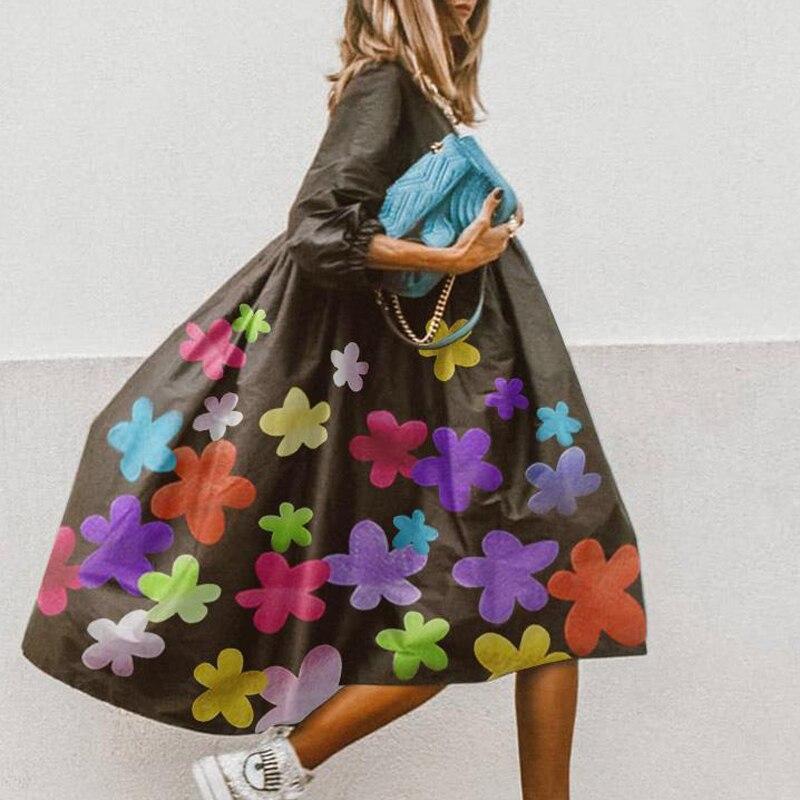 Klassisches Kleid für Frauen