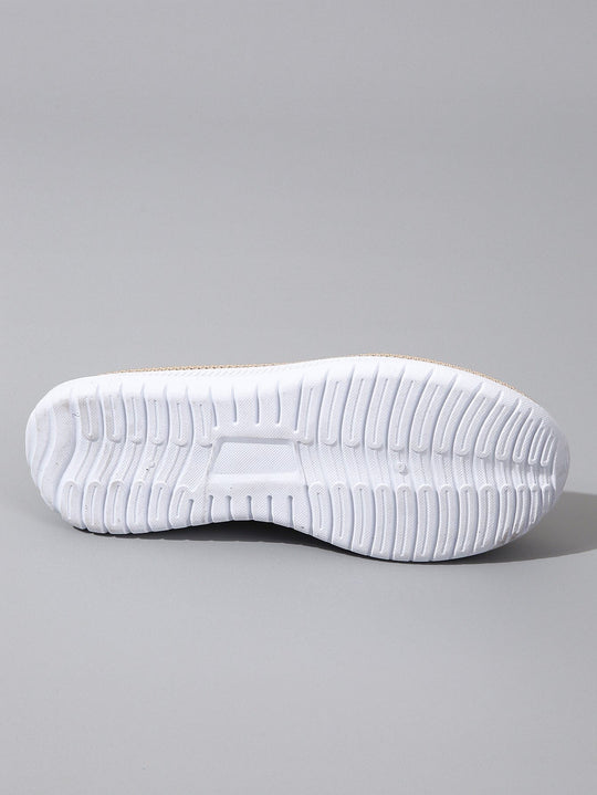 Schicke Sneaker Mit Kettenbesatz