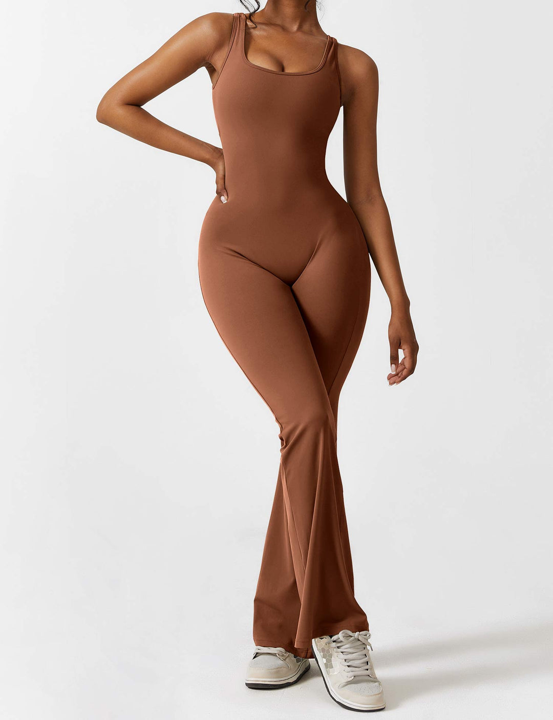 V-Rücken Auslaufender Jumpsuit