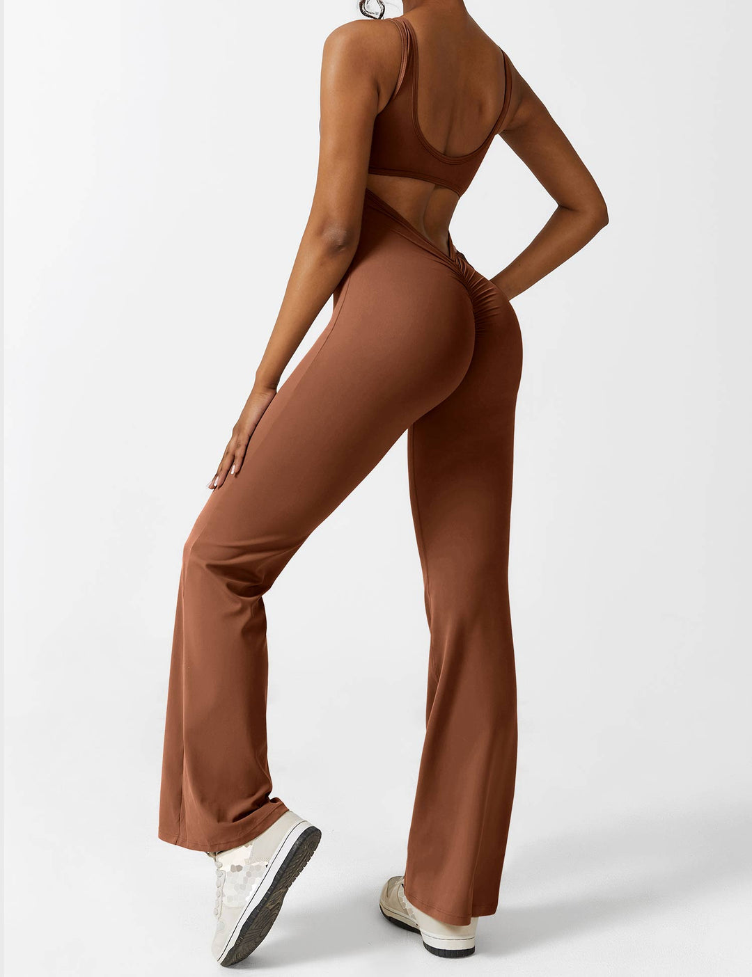 V-Rücken Auslaufender Jumpsuit