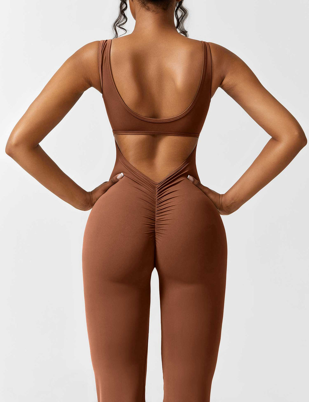 V-Rücken Auslaufender Jumpsuit