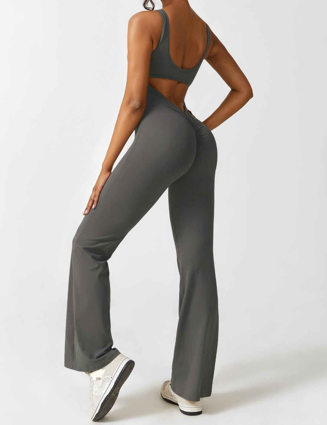 V-Rücken Auslaufender Jumpsuit