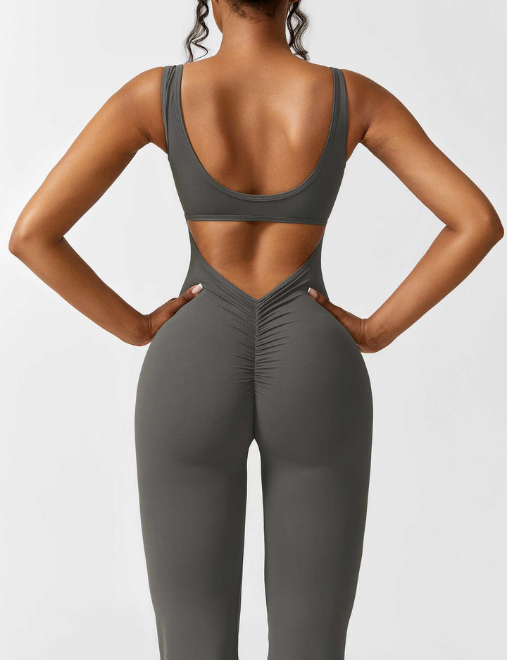 V-Rücken Auslaufender Jumpsuit